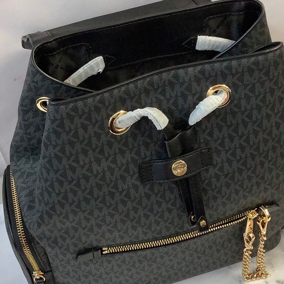 NWT Michael Kors Large Signature PVC with Chain Shoulder Backpack - Picture 4 of 8